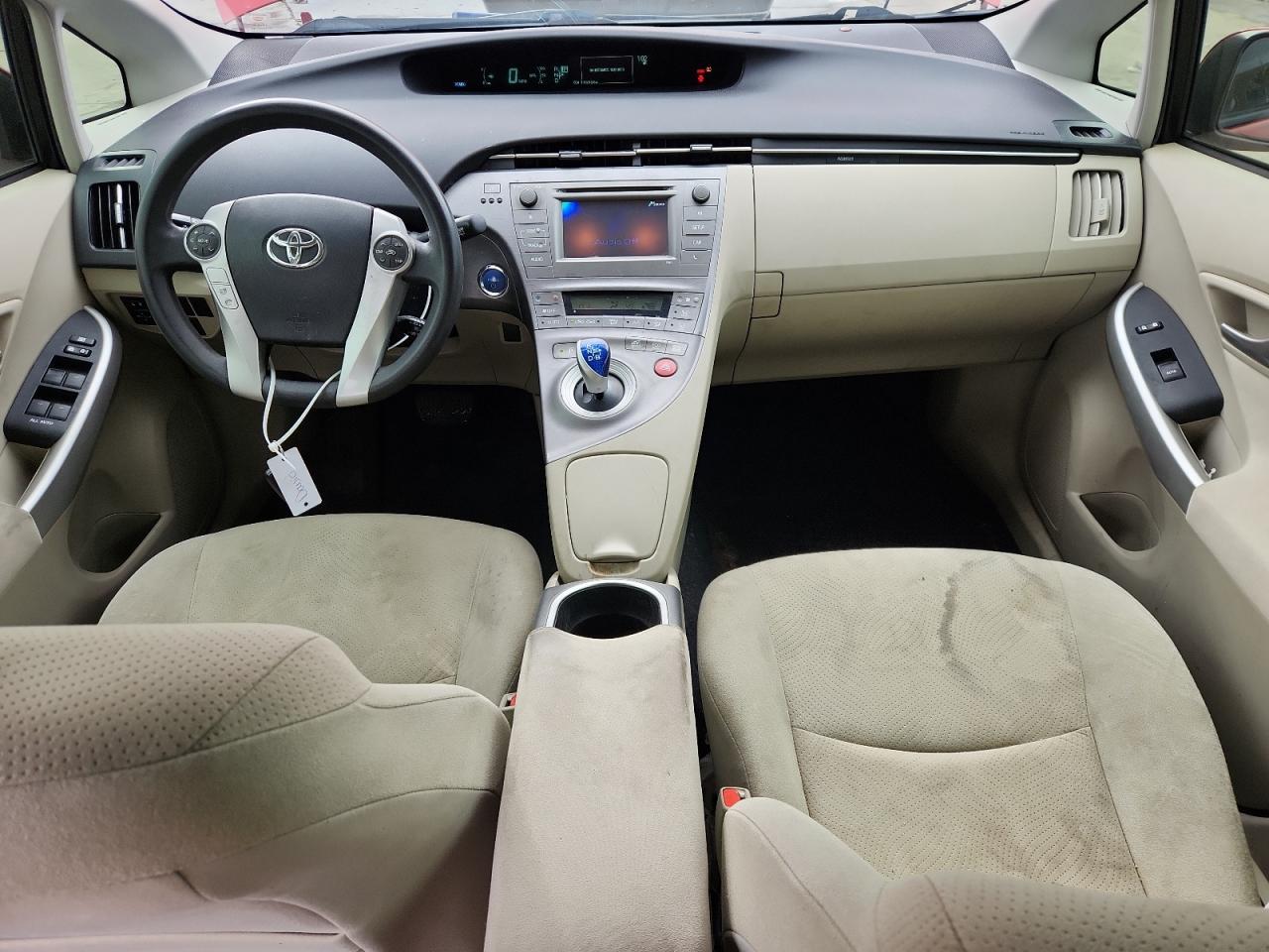 2015 TOYOTA PRIUS TWO photo 8