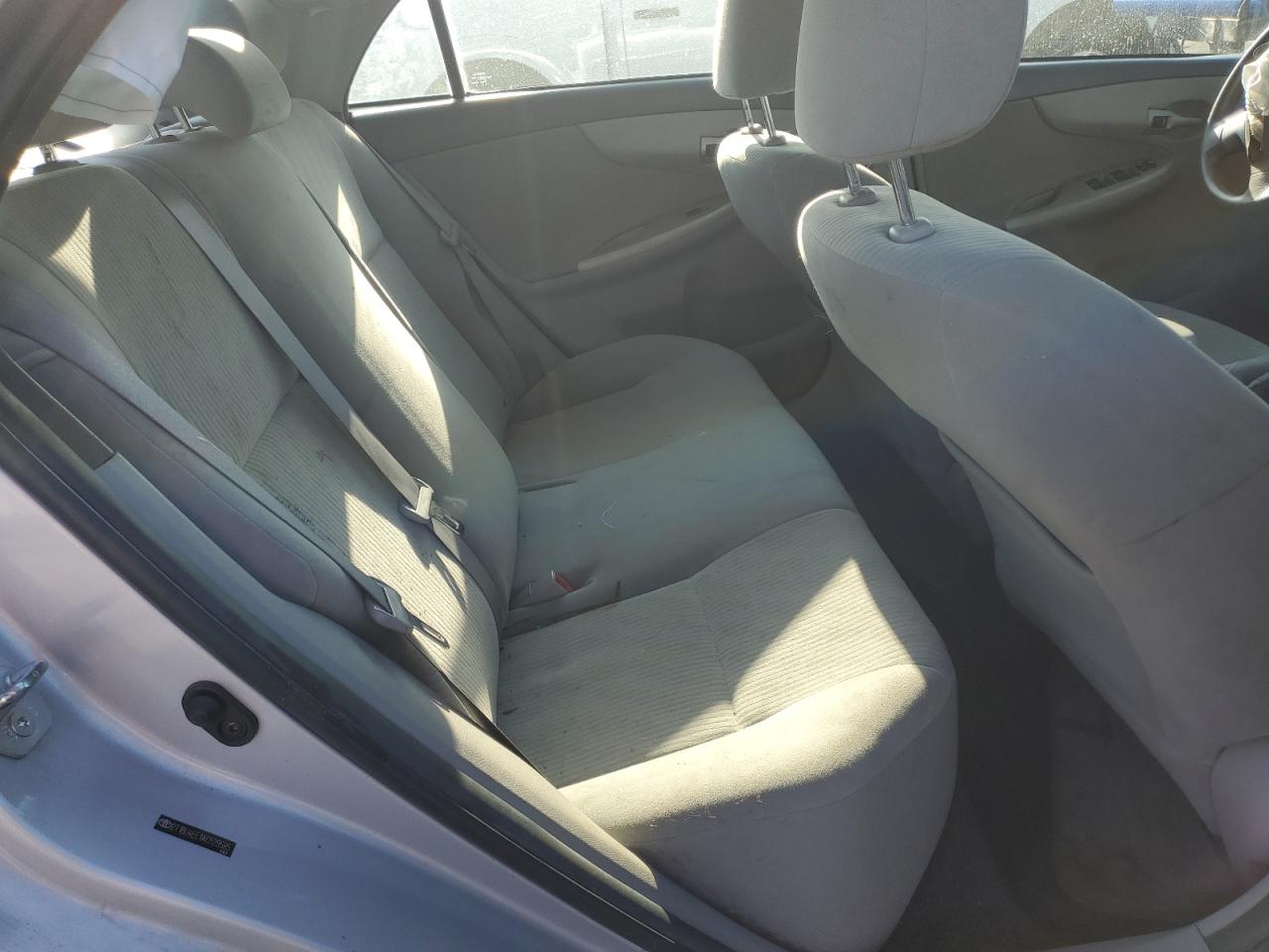 2010 TOYOTA COROLLA BASE photo 19