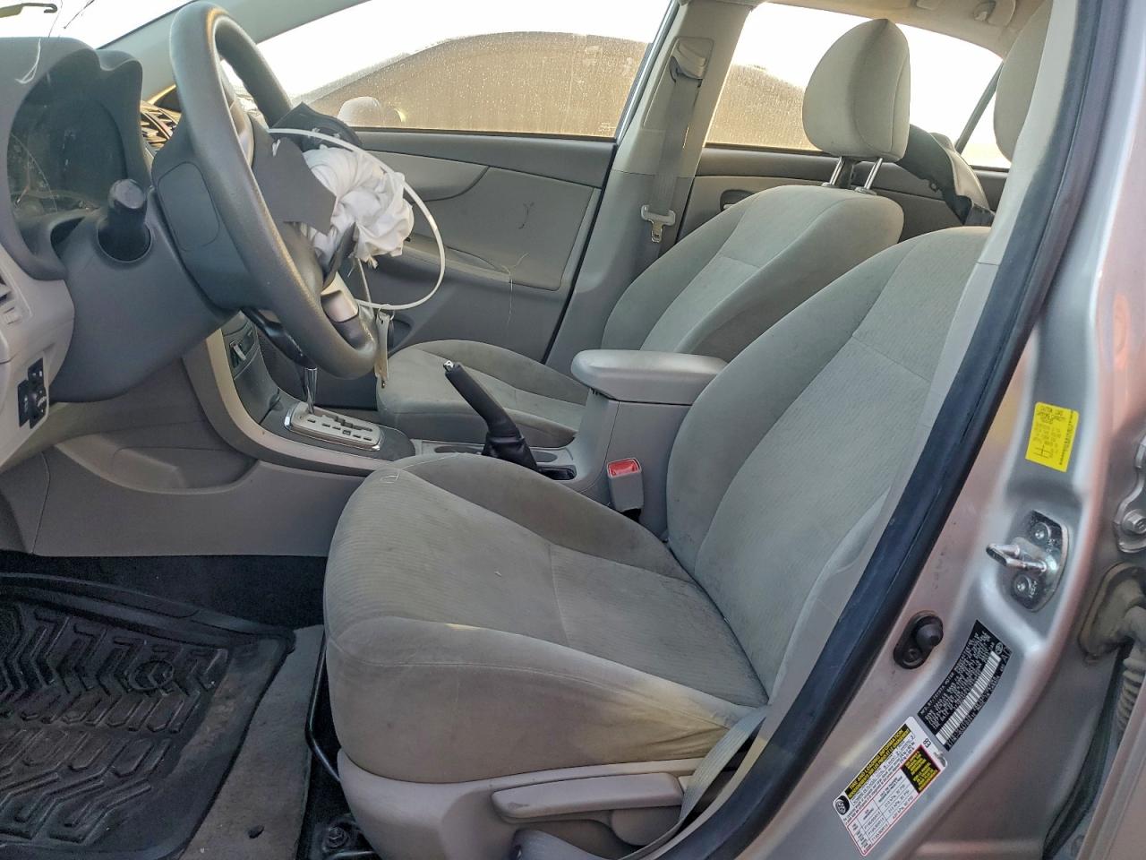 2010 TOYOTA COROLLA BASE photo 13