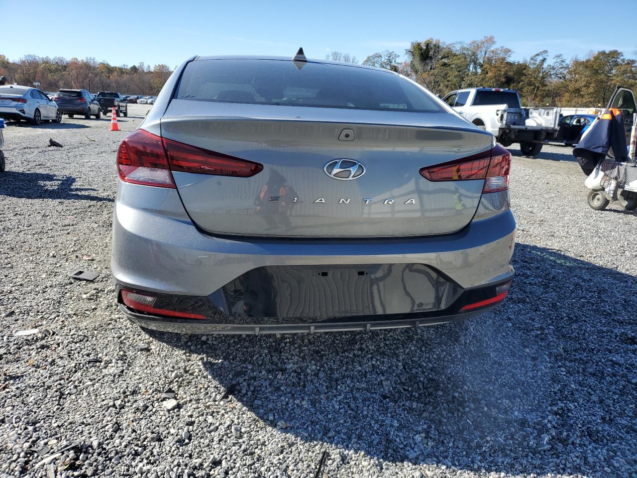 2019 HYUNDAI ELANTRA SEL photo 11
