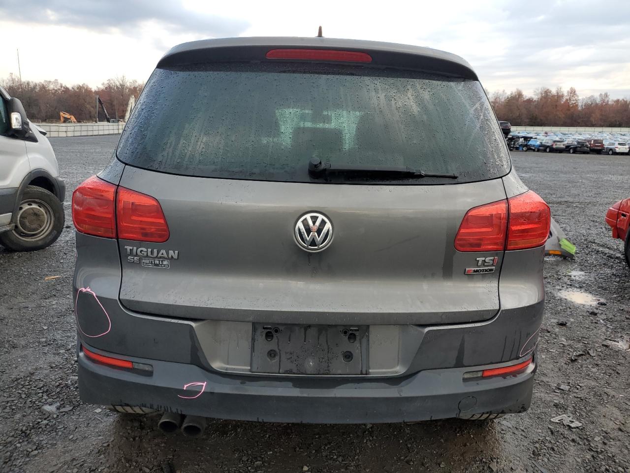 2016 VOLKSWAGEN TIGUAN S photo 6