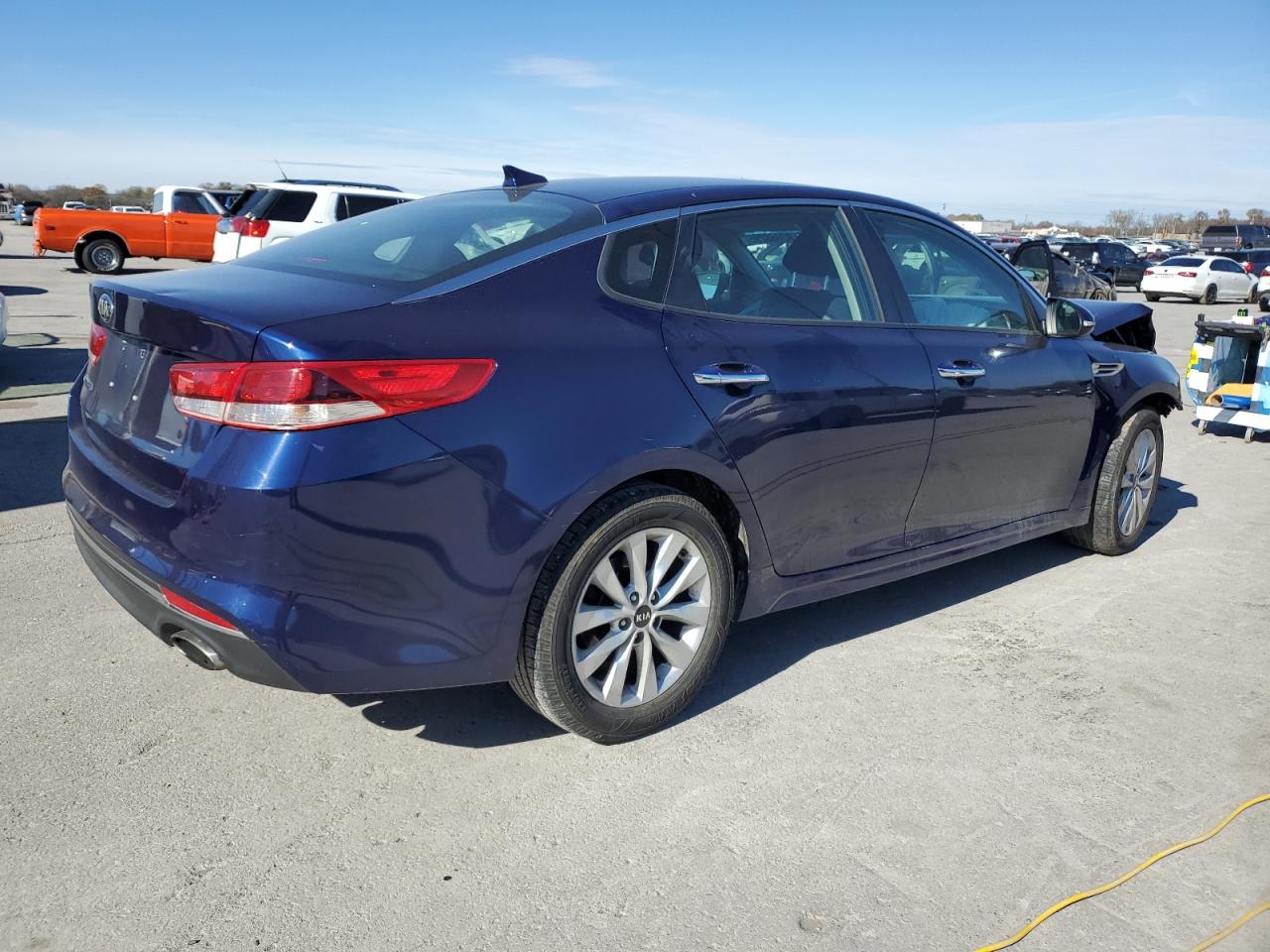 2017 KIA OPTIMA LX photo 5