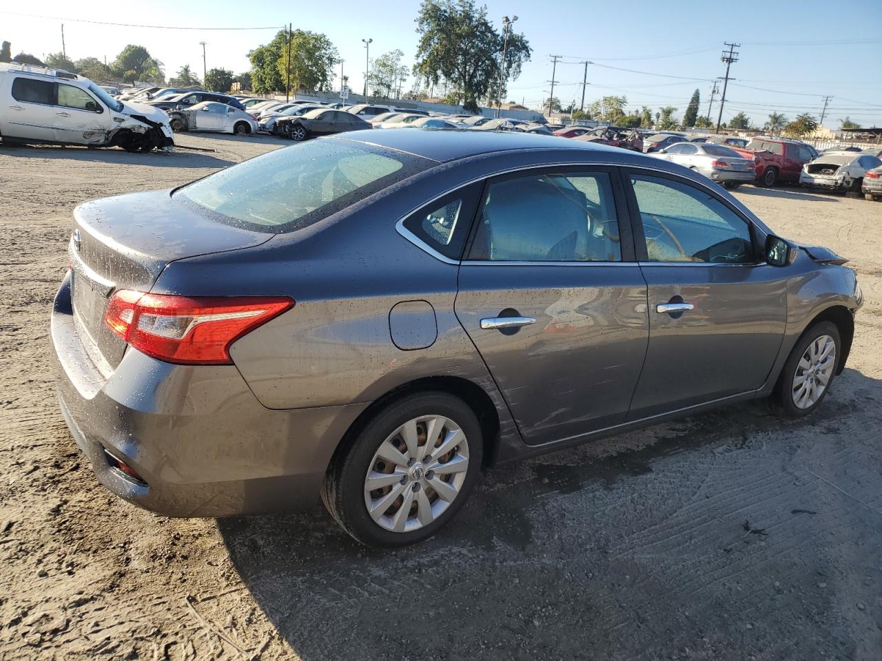 2016 NISSAN SENTRA S photo 5