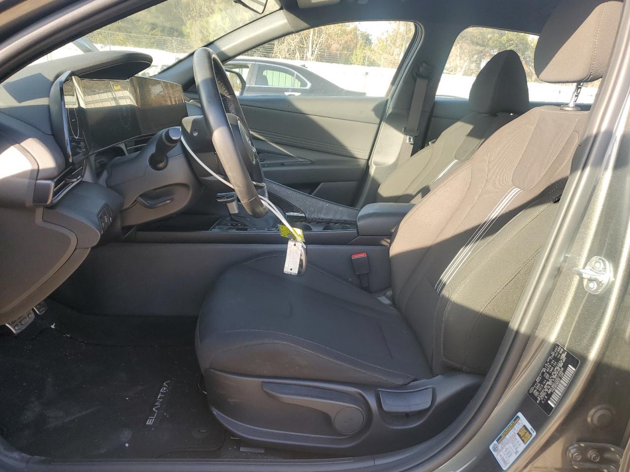 2025 HYUNDAI ELANTRA BLUE photo 7