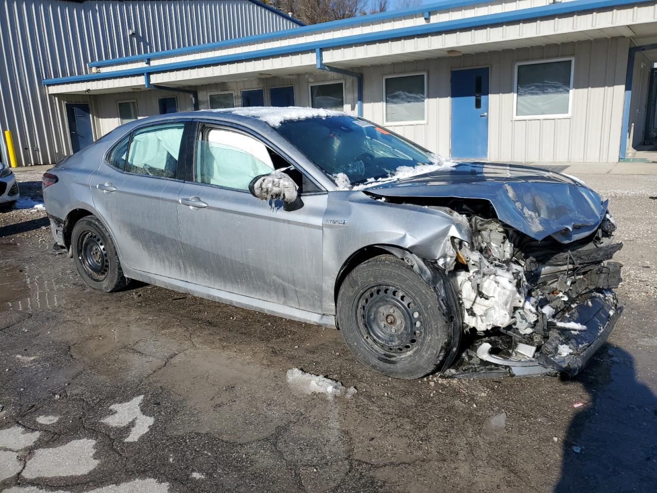 2021 TOYOTA CAMRY LE photo 4