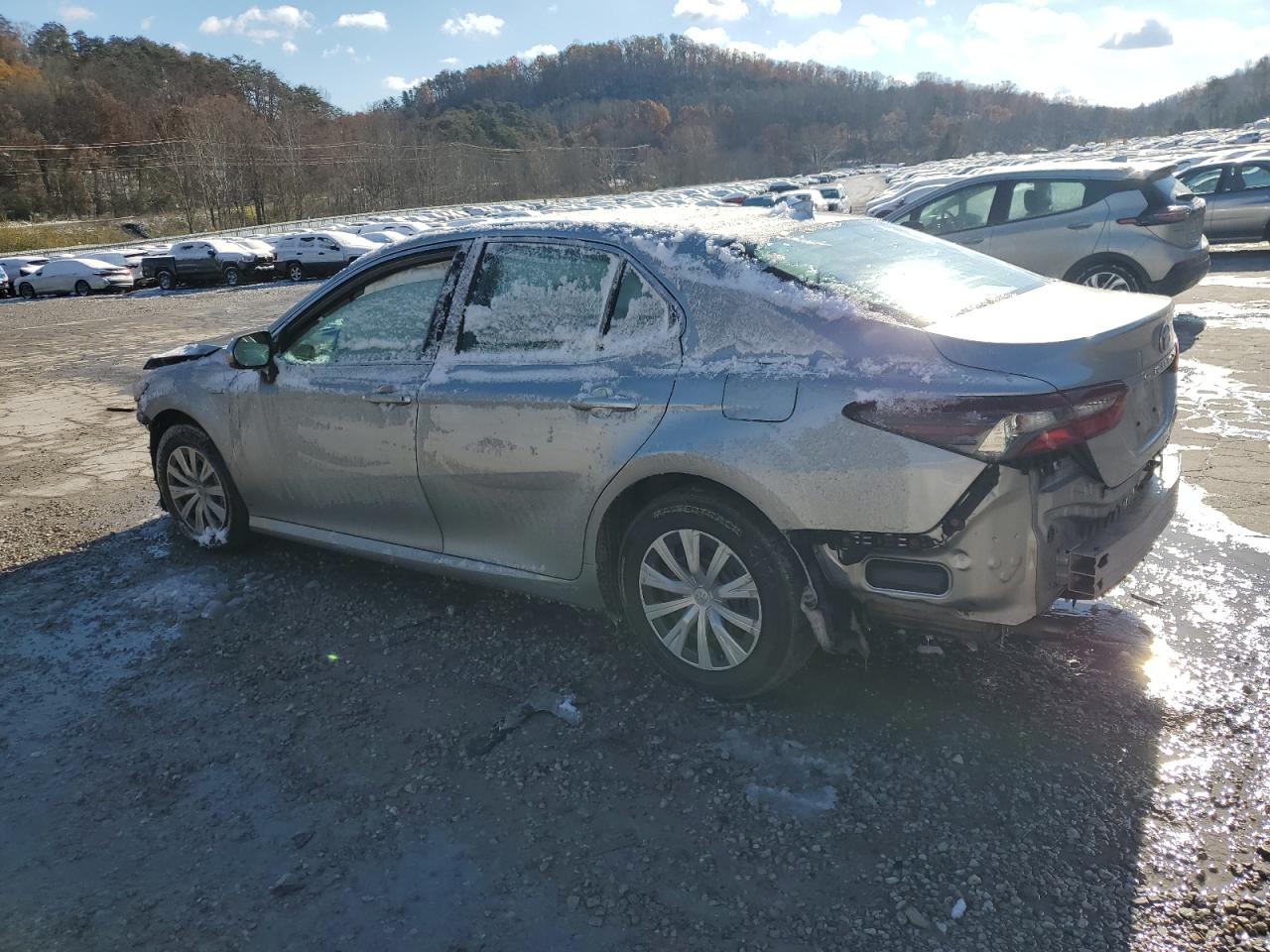 2021 TOYOTA CAMRY LE photo 2