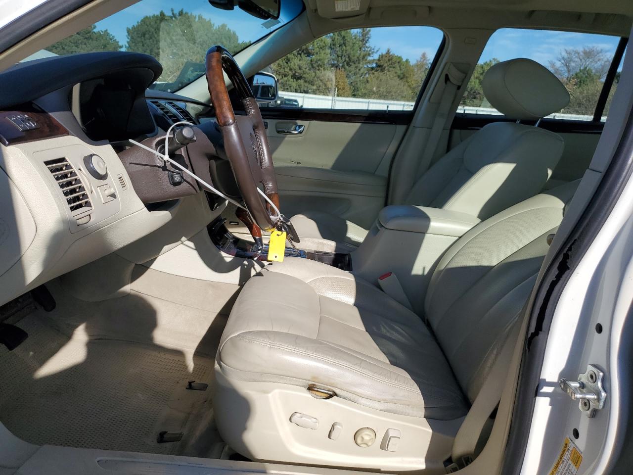2008 CADILLAC DTS photo 19
