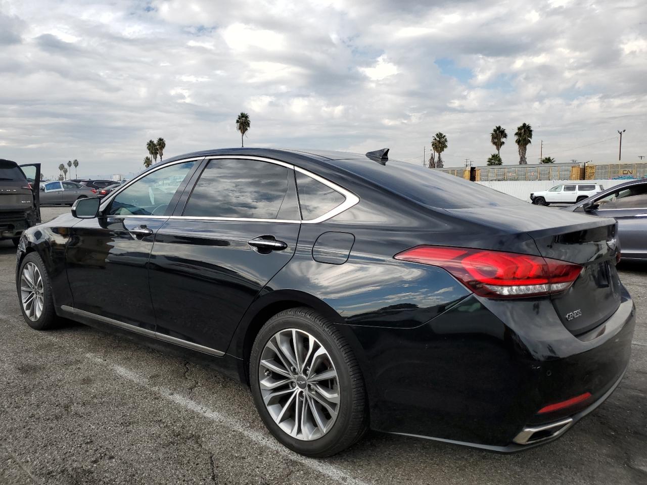 2015 HYUNDAI GENESIS 3.8L photo 3
