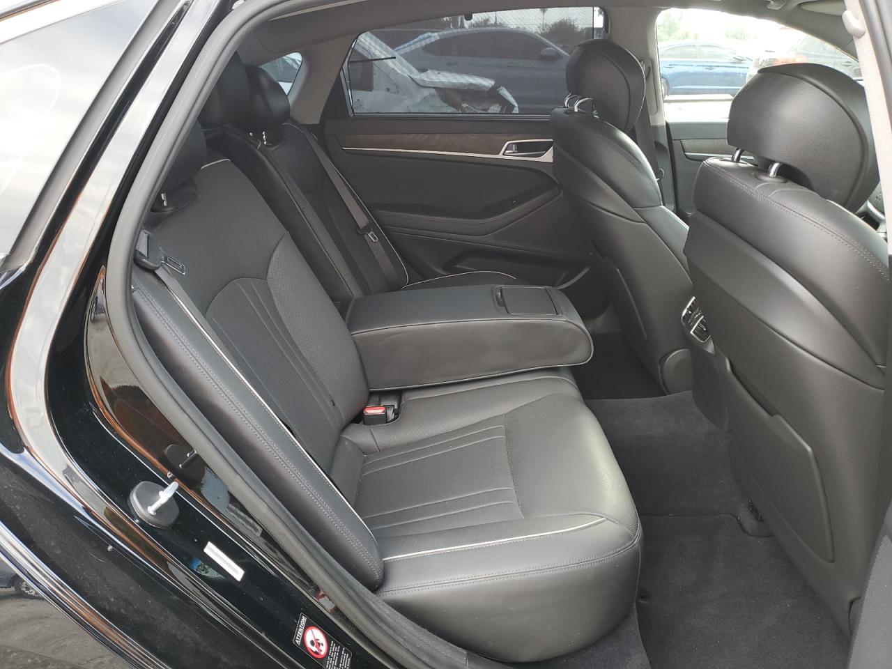 2015 HYUNDAI GENESIS 3.8L photo 19
