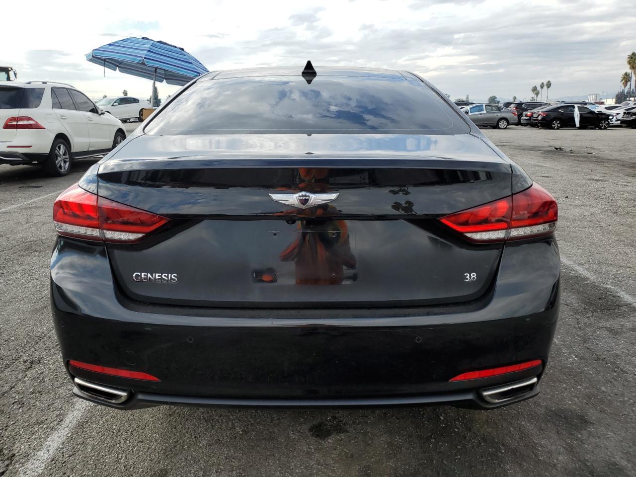 2015 HYUNDAI GENESIS 3.8L photo 11