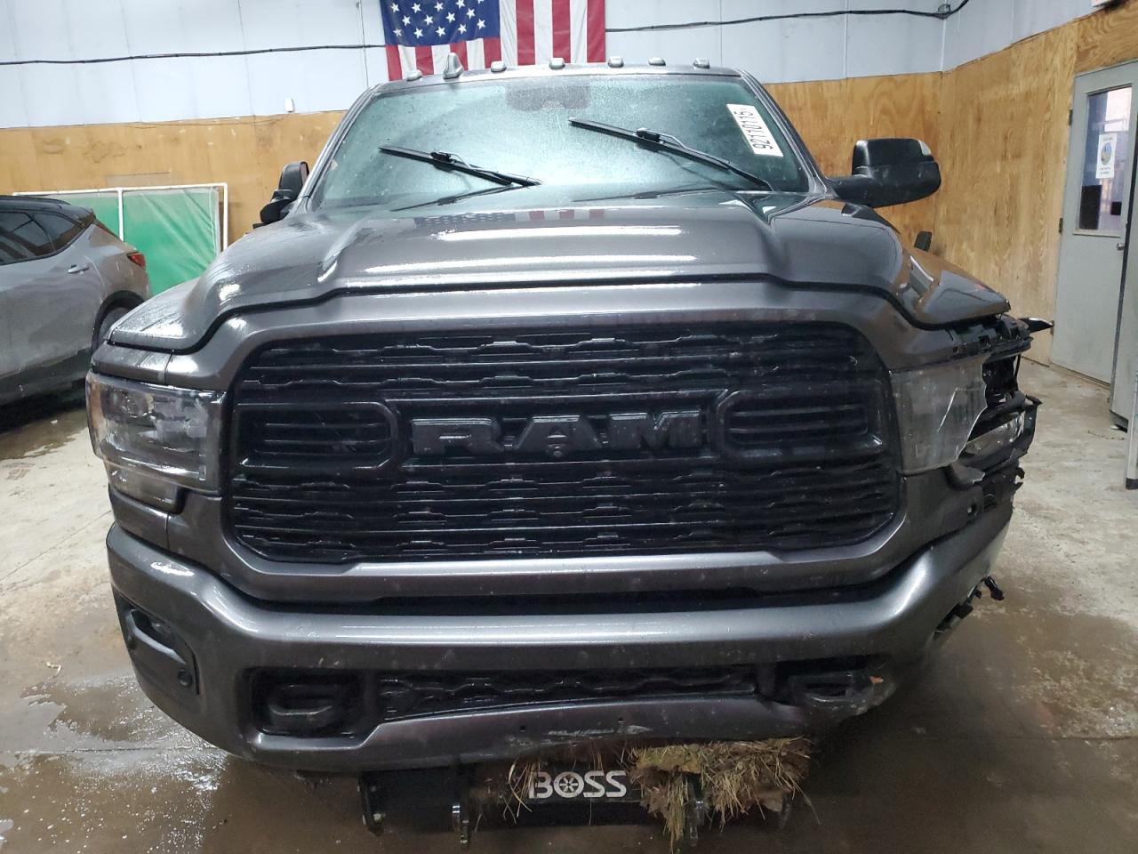 2022 RAM 3500 LIMITED photo 9