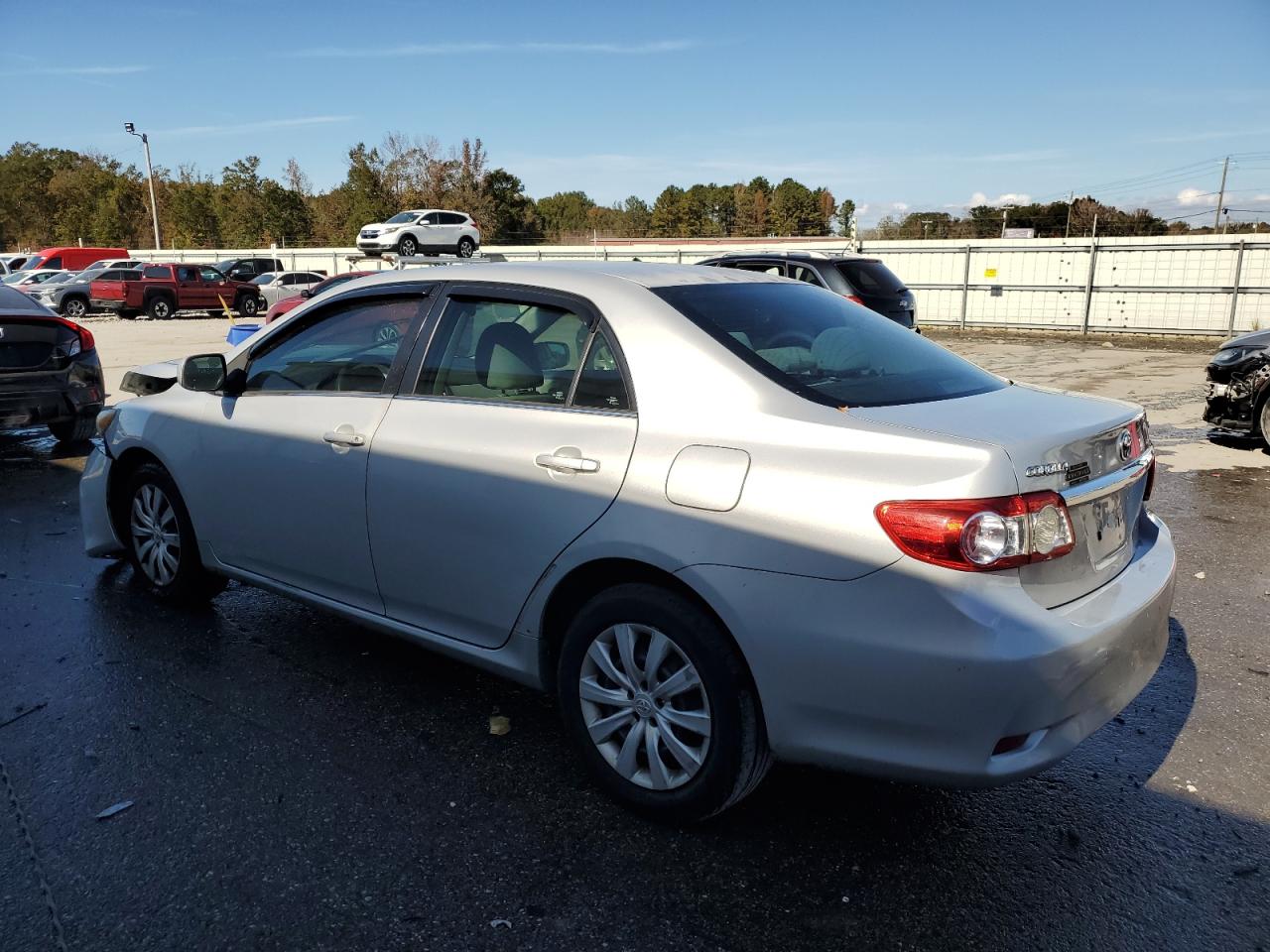2013 TOYOTA COROLLA LE photo 2
