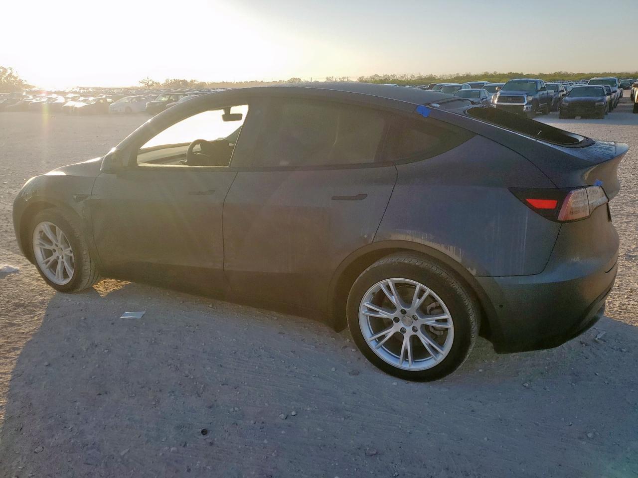 2021 TESLA MODEL Y photo 3