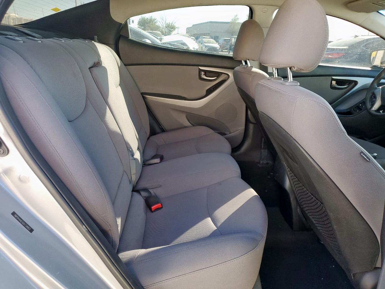 2016 HYUNDAI ELANTRA SE photo 28