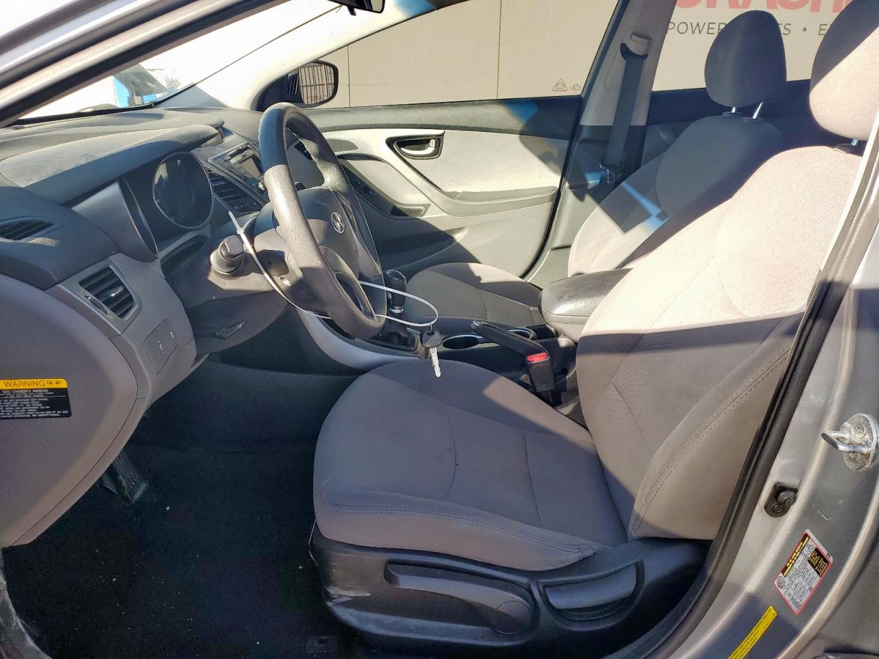 2016 HYUNDAI ELANTRA SE photo 19