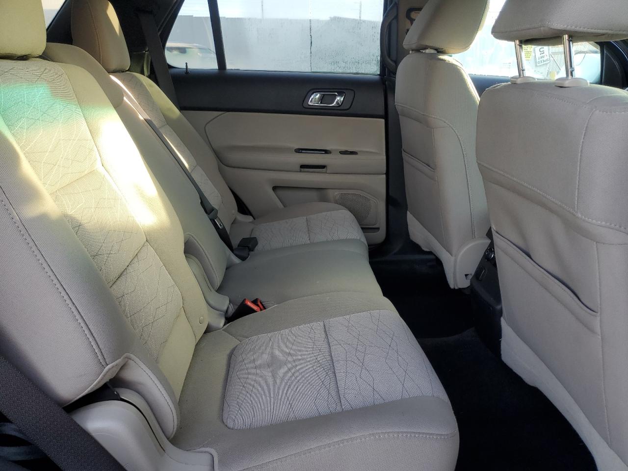 2011 FORD EXPLORER photo 31