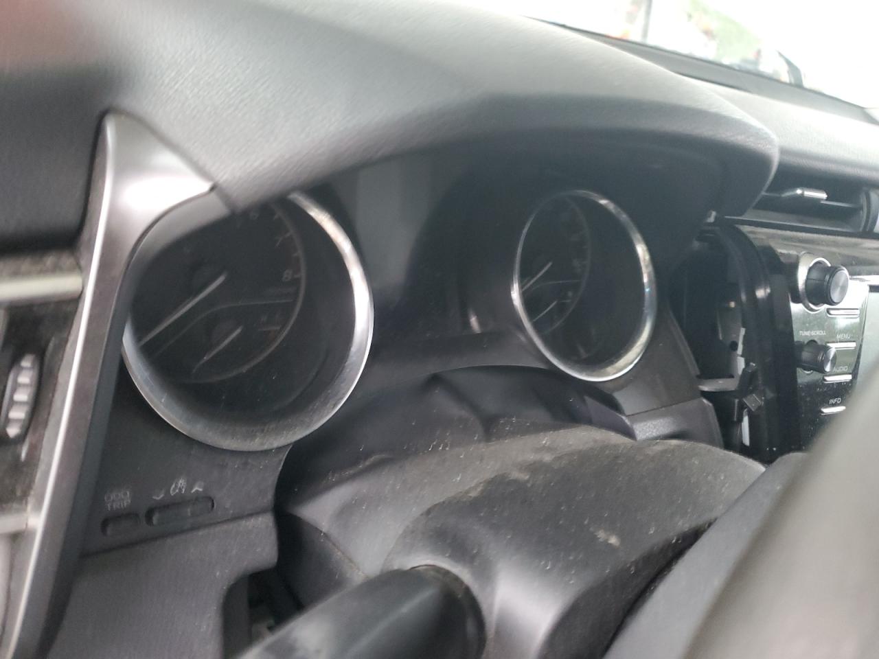 2018 TOYOTA CAMRY L photo 17