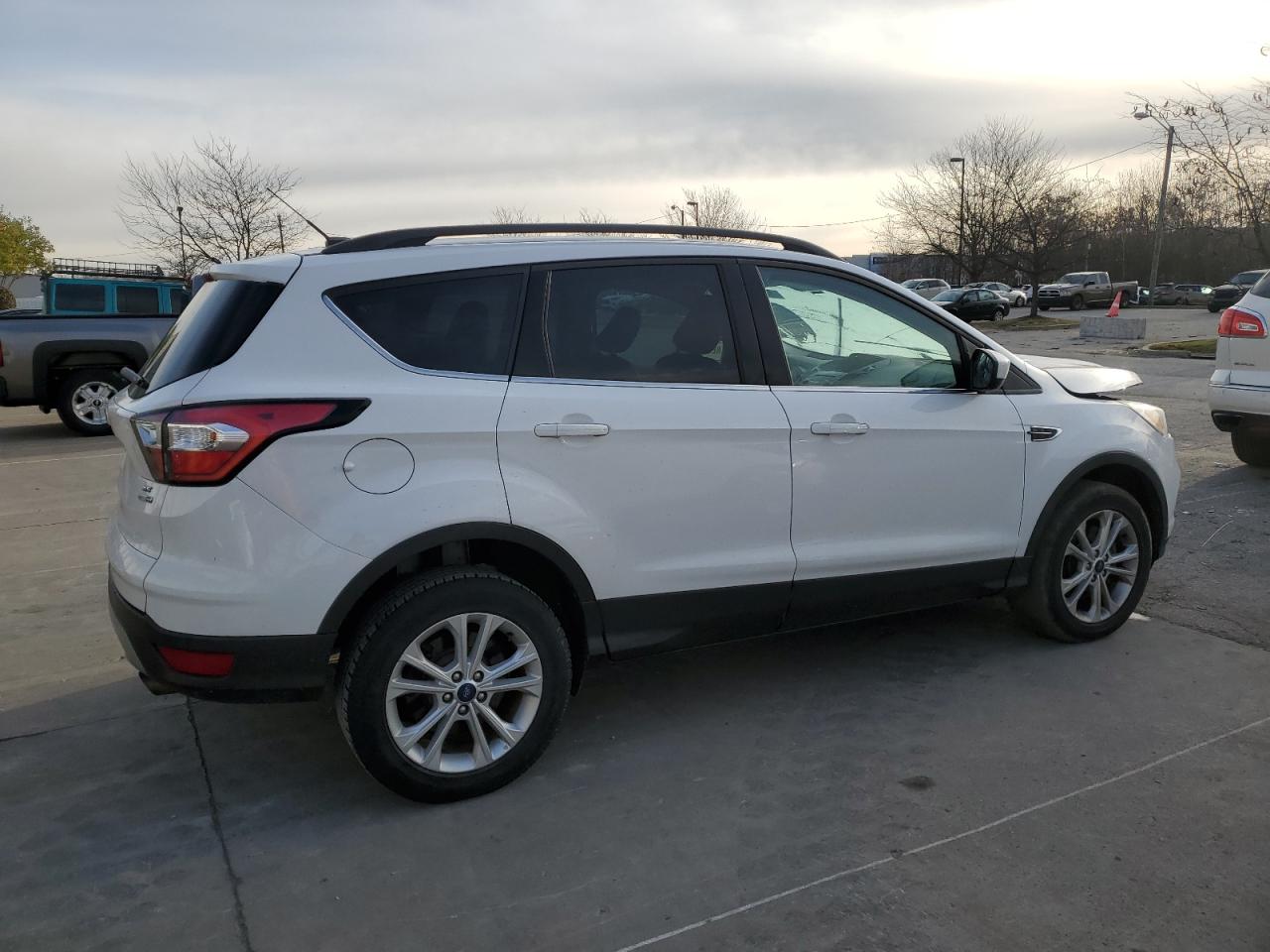 2018 FORD ESCAPE SE photo 3