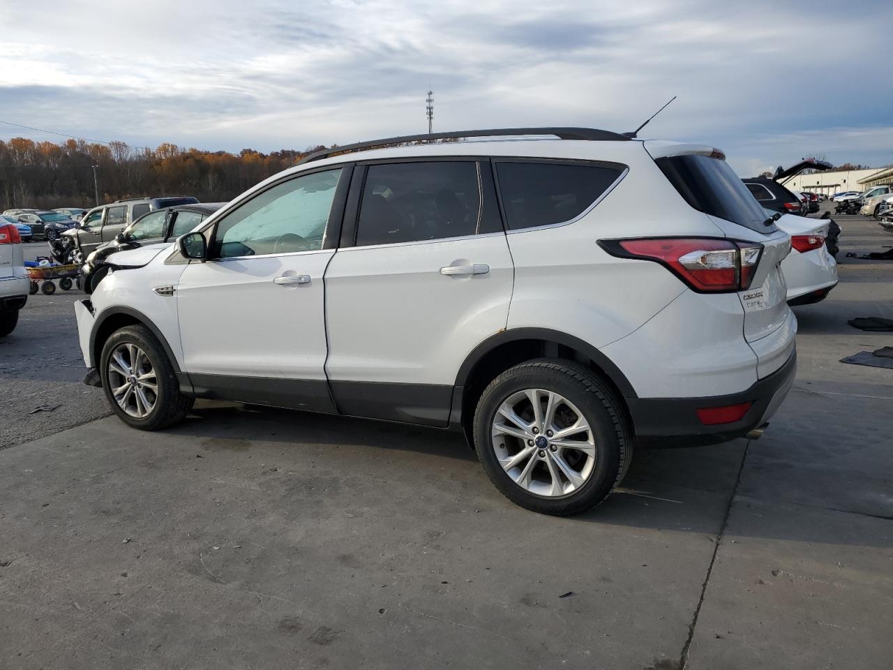 2018 FORD ESCAPE SE photo 2