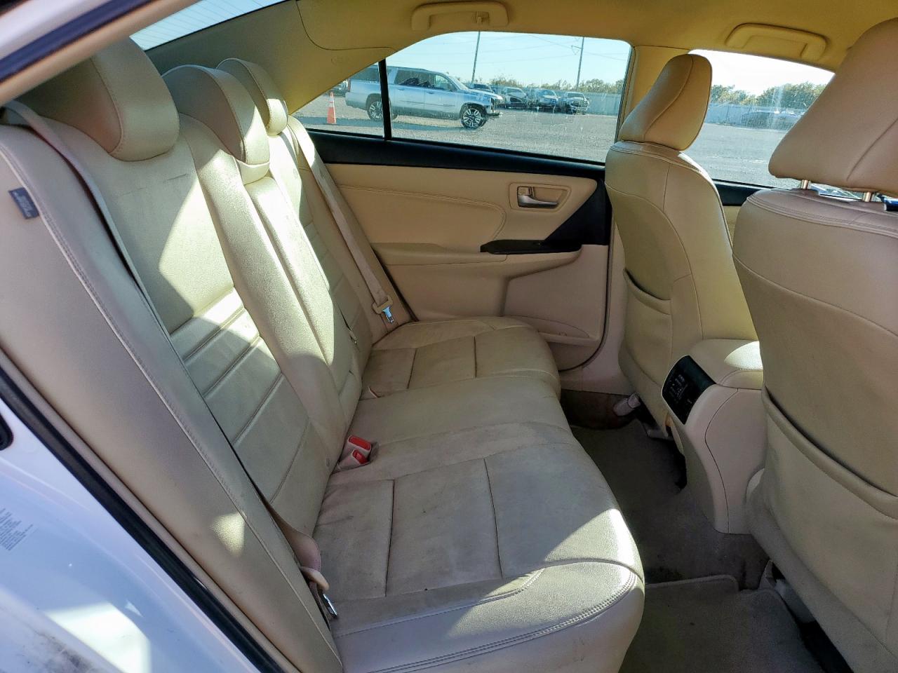 2015 TOYOTA CAMRY LE photo 10