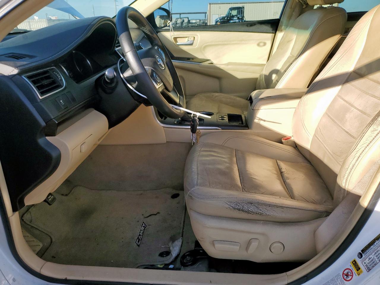 2015 TOYOTA CAMRY LE photo 7
