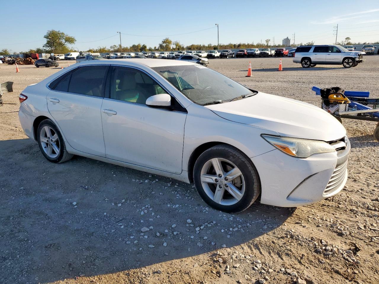 2015 TOYOTA CAMRY LE photo 4