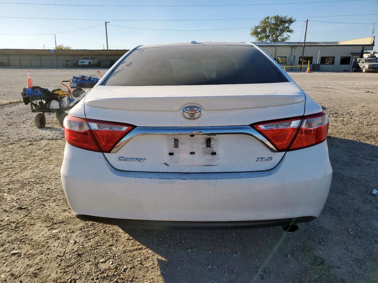 2015 TOYOTA CAMRY LE photo 6