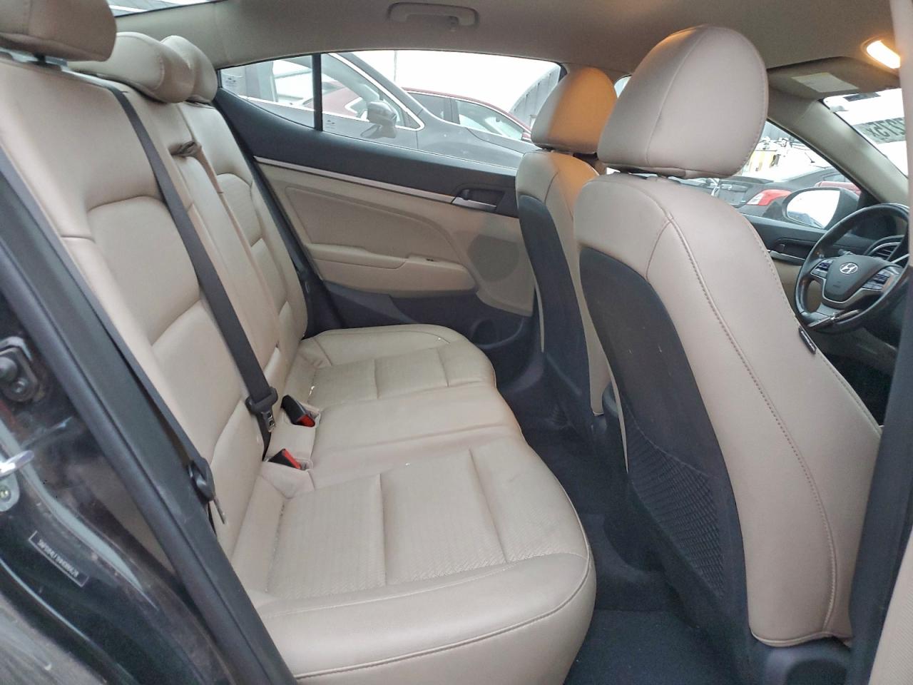 2017 HYUNDAI ELANTRA SE photo 10