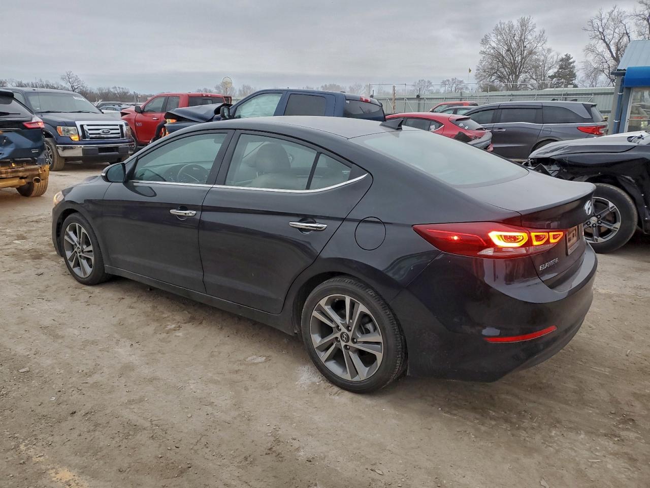 2017 HYUNDAI ELANTRA SE photo 2