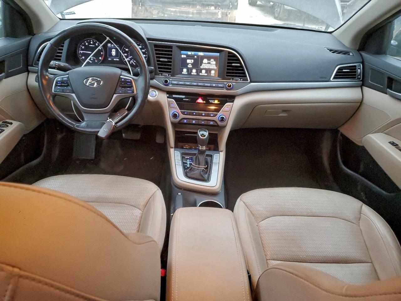 2017 HYUNDAI ELANTRA SE photo 8