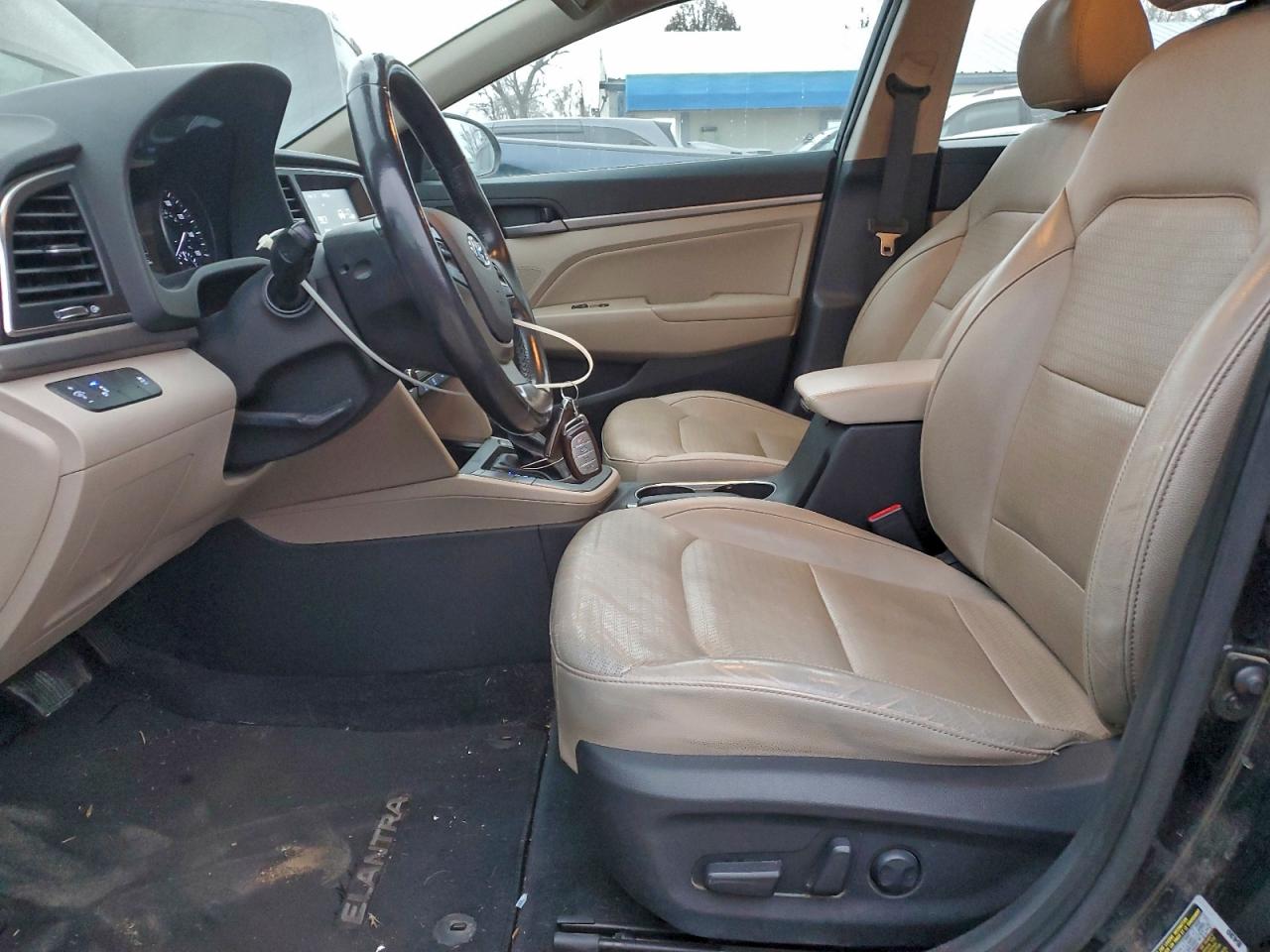 2017 HYUNDAI ELANTRA SE photo 7