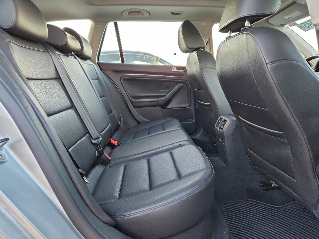 2014 VOLKSWAGEN JETTA TDI photo 21