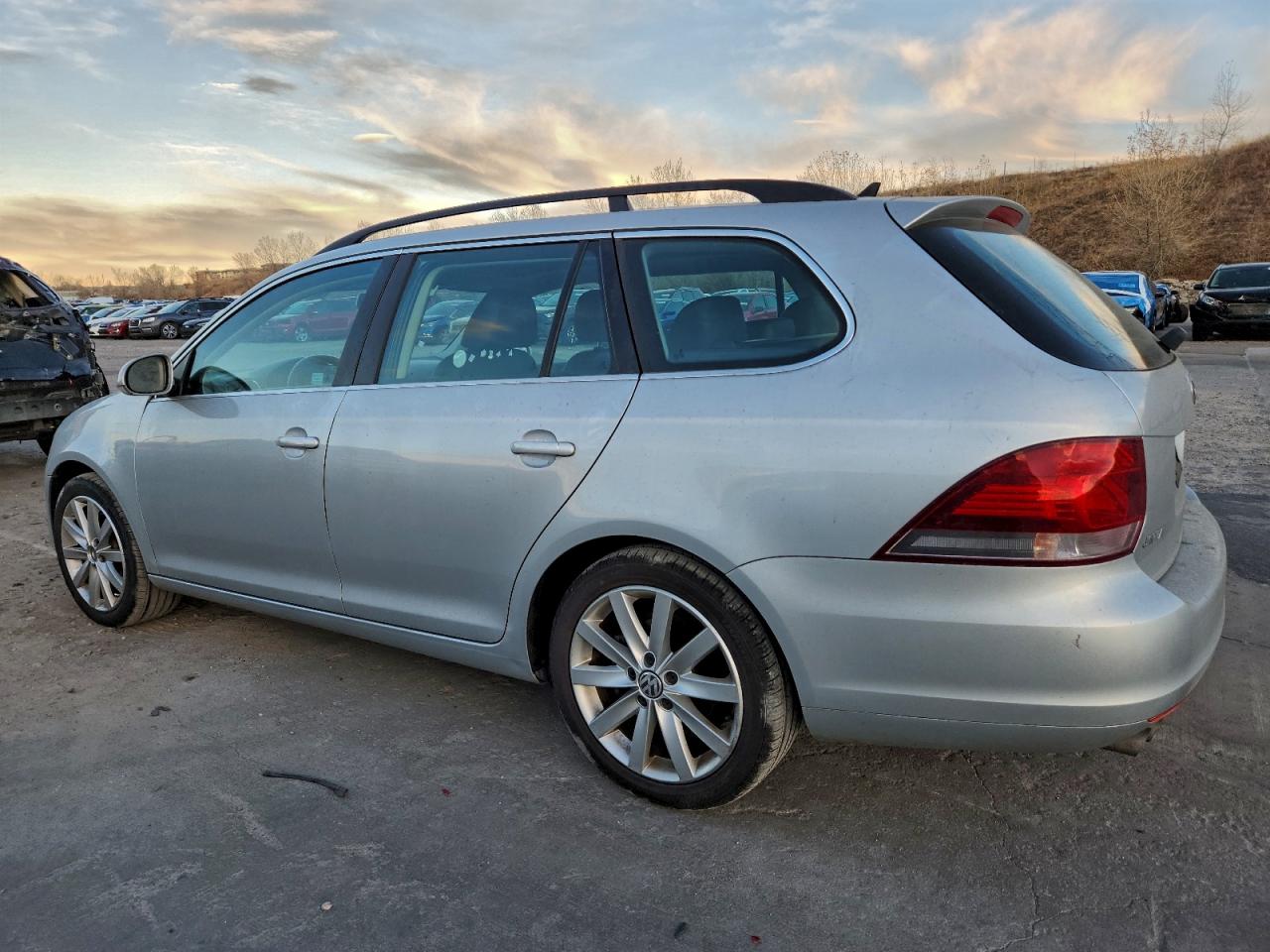 2014 VOLKSWAGEN JETTA TDI photo 3