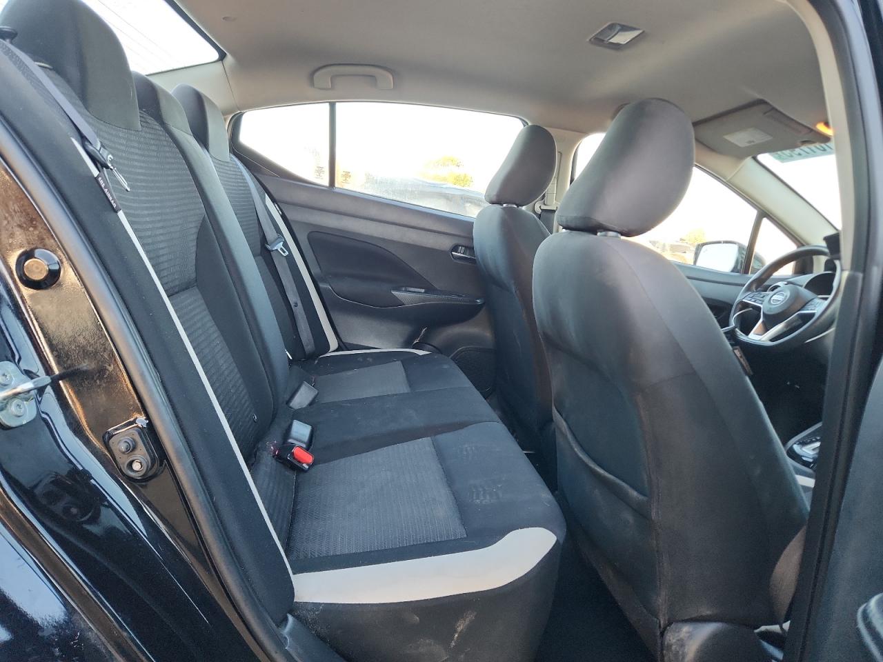 2021 NISSAN VERSA SV photo 19