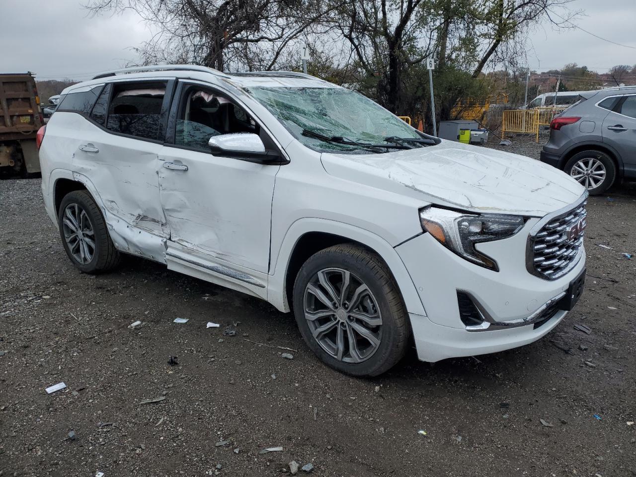2018 GMC TERRAIN DENALI photo 7