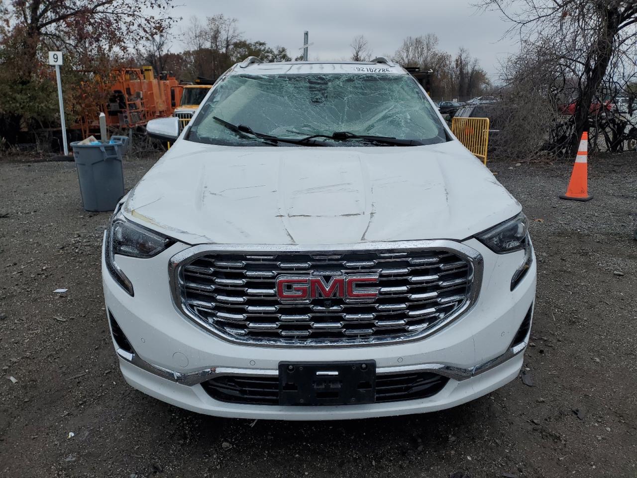 2018 GMC TERRAIN DENALI photo 9
