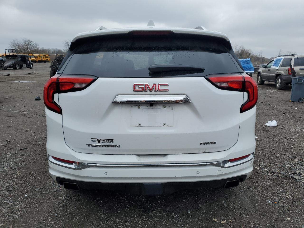 2018 GMC TERRAIN DENALI photo 11