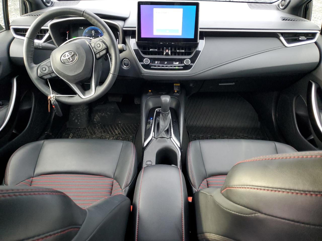2025 TOYOTA COROLLA LE photo 8