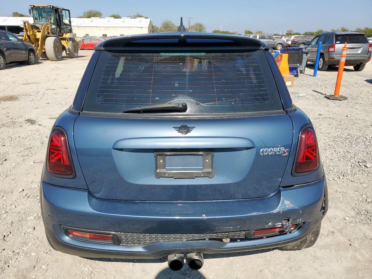 2011 MINI COOPER S photo 11