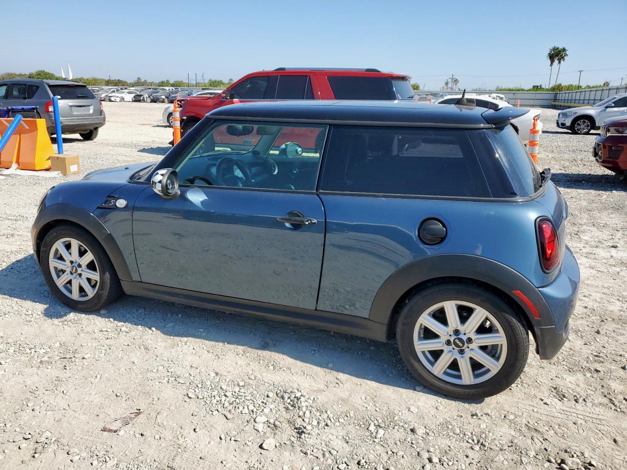 2011 MINI COOPER S photo 3
