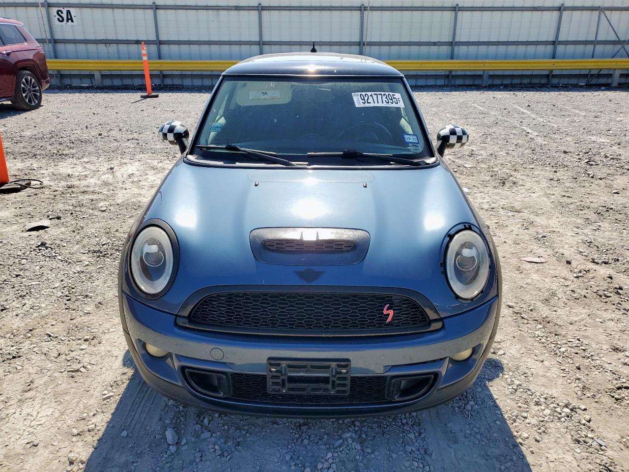 2011 MINI COOPER S photo 9