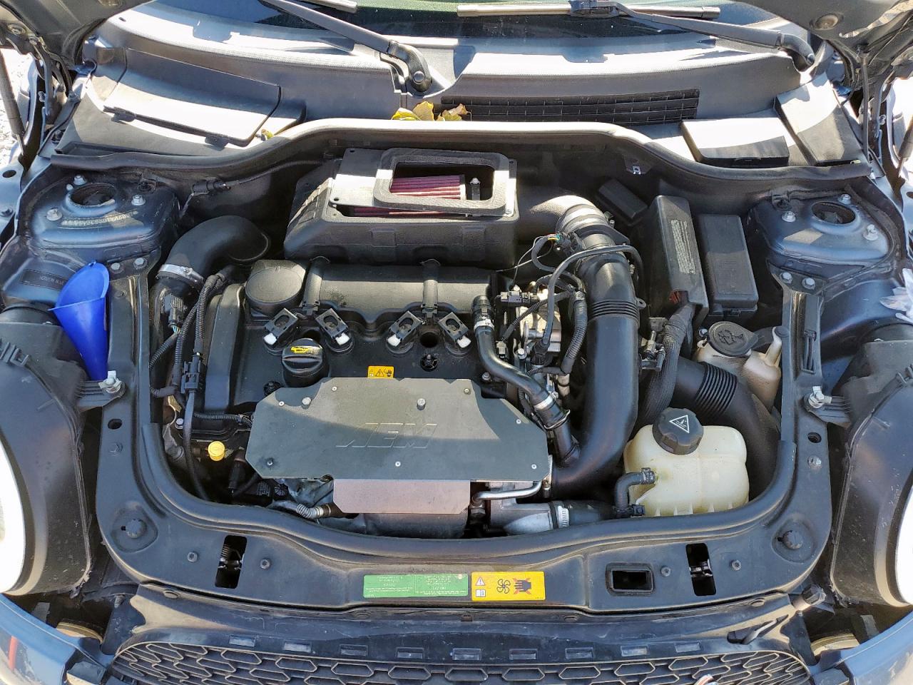 2011 MINI COOPER S photo 21