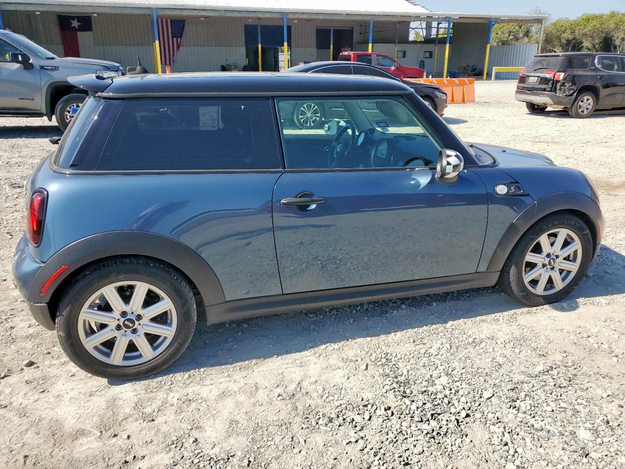 2011 MINI COOPER S photo 5