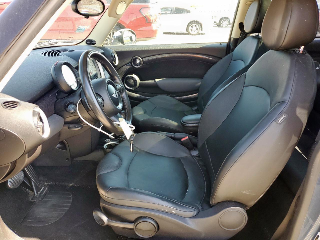 2011 MINI COOPER S photo 13