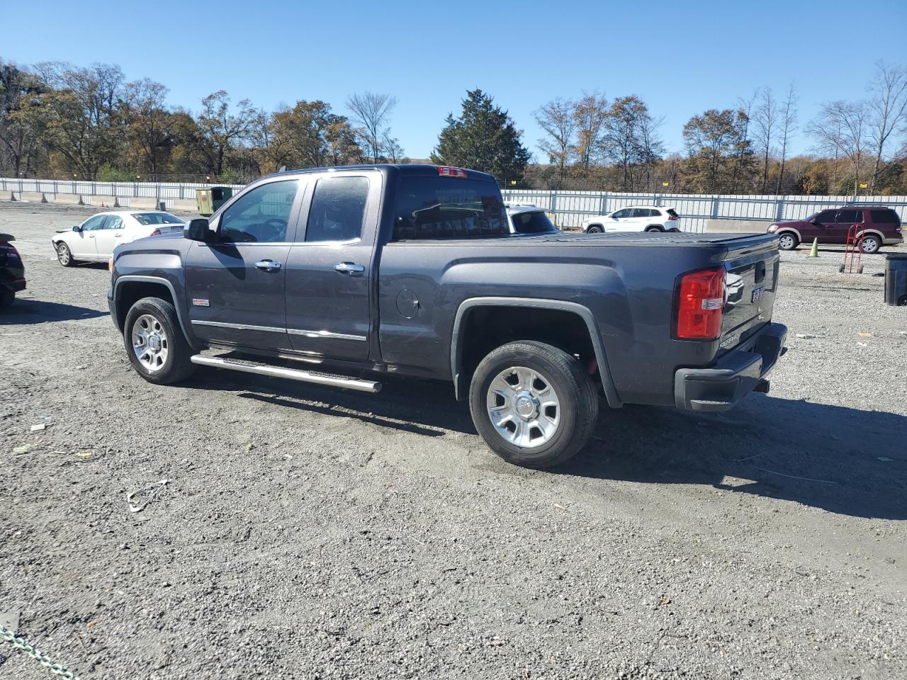 2015 GMC SIERRA K1500 SLT photo 2