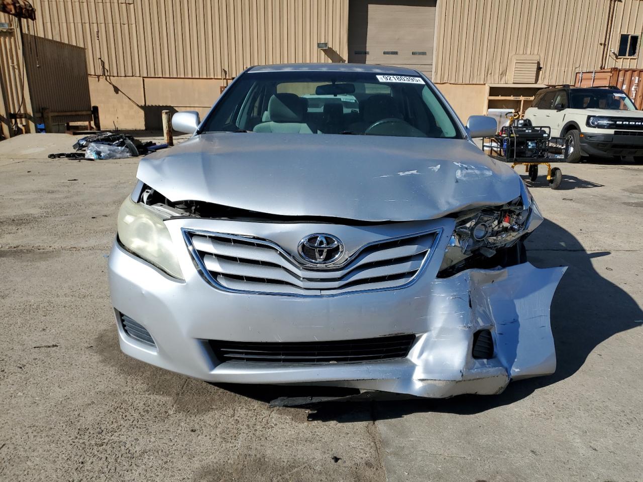 2011 TOYOTA CAMRY photo 9
