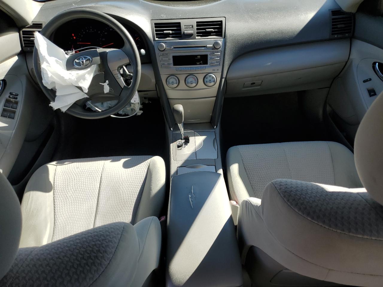 2011 TOYOTA CAMRY photo 15