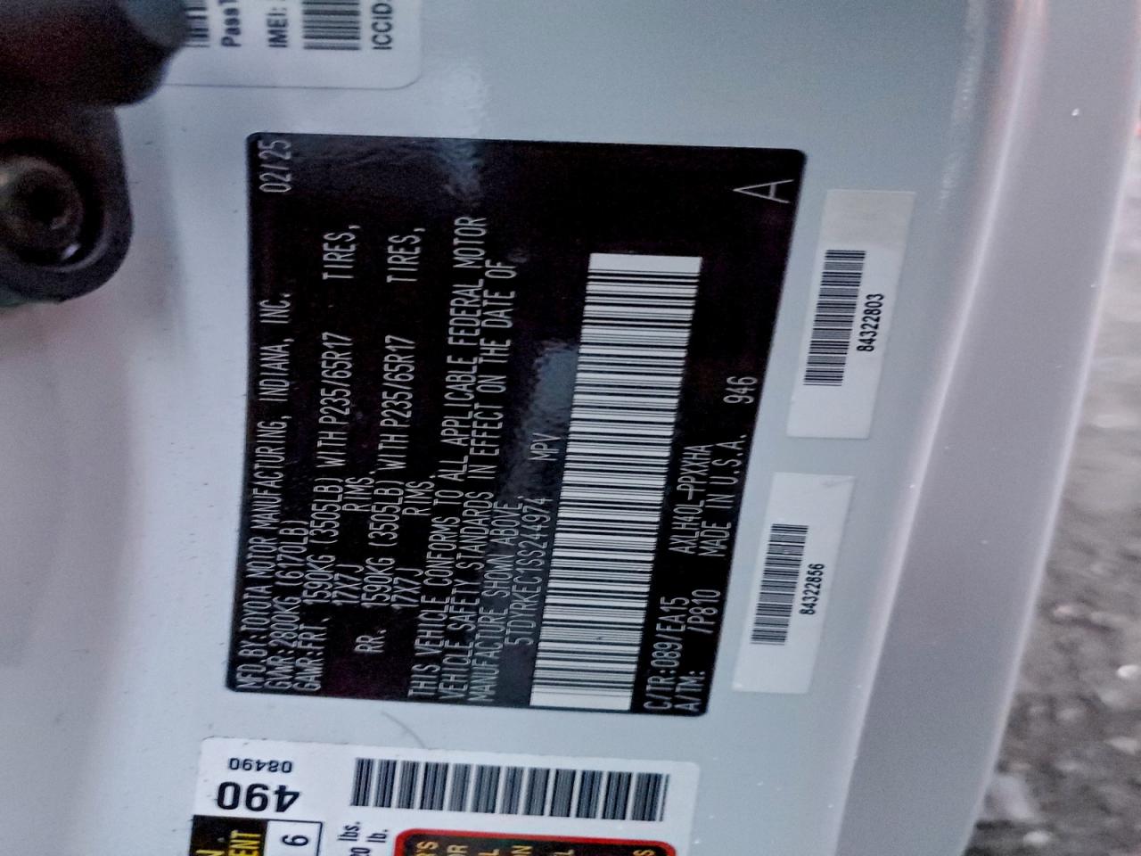 2025 TOYOTA SIENNA XLE photo 14
