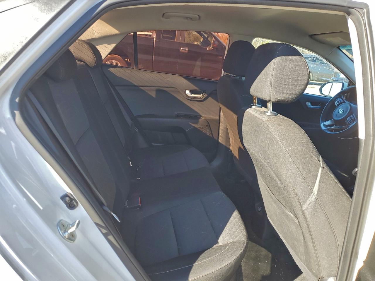 2018 KIA RIO LX photo 19