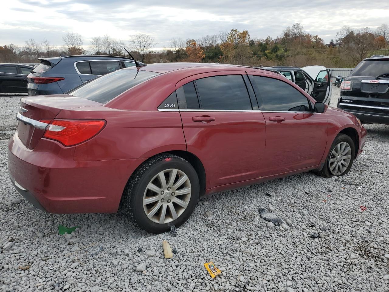 2013 CHRYSLER 200 TOURING photo 3